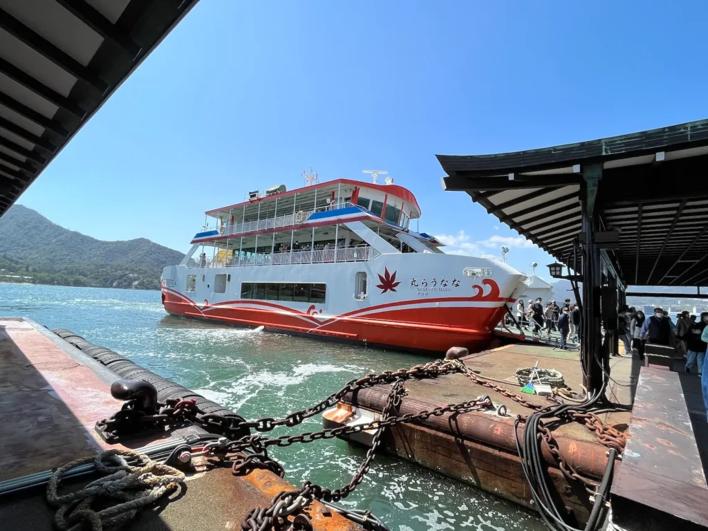 미야지마 페리, 바다에 떠있는 토리이