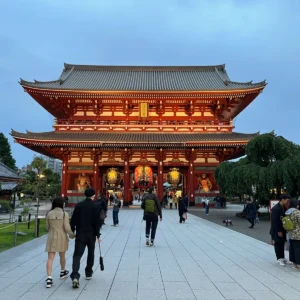 도쿄에서 가장 유명한 사찰, 센소지를 저녁에 가보다