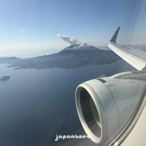 착륙 전, 화산섬 사쿠라지마가 창 밖으로 보이는 노선 | 인천-가고시마 대한항공 KE785편