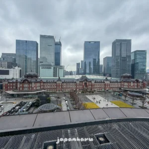 도쿄역과 마루노우치 광장이 한 눈에 보이는 신마루노우치 빌딩 테라스