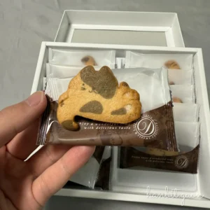 후쿠오카 공항에서 발견한 맛은 무난하지만 귀여운 고양이 쿠키!