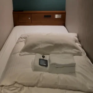 삿포로에 있는 대욕장도 있는 캡슐호텔, 가든스 캐빈