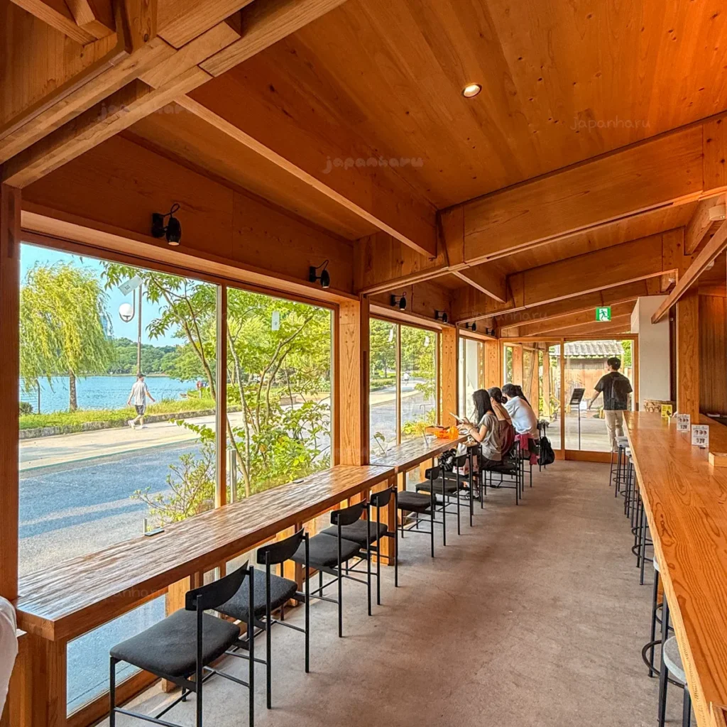 후쿠오카 오호리공원에 있는 또 다른 카페! 앤드로컬스(&LOCALS)